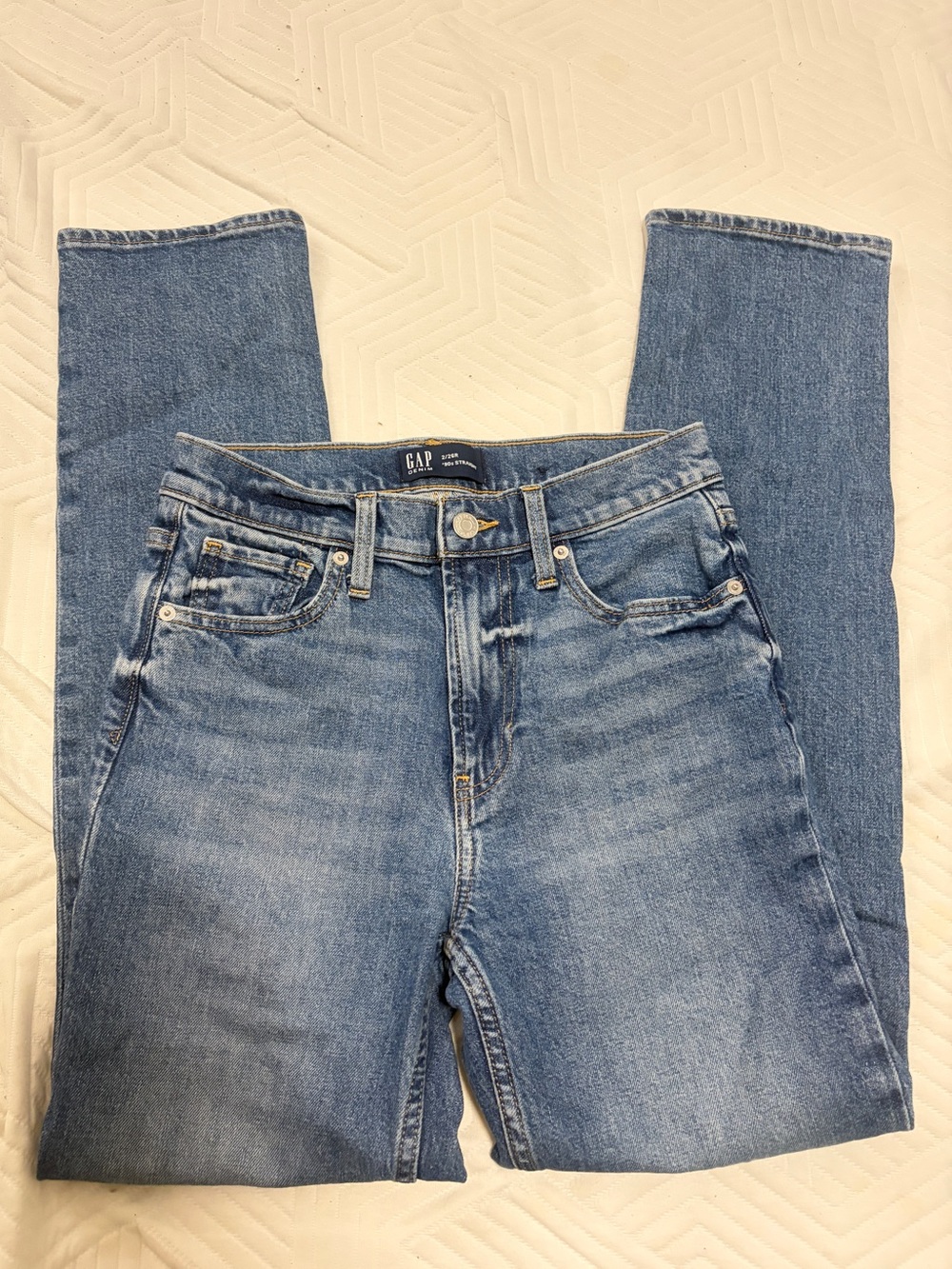GAP Women's 90s Straight Classic Blue High-Rise Jeans